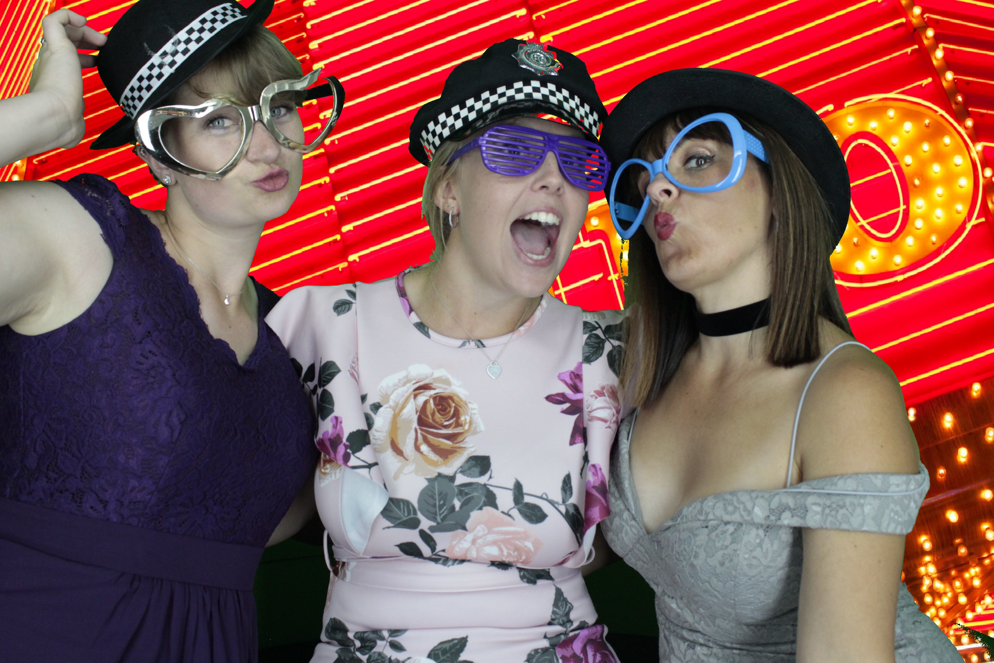 Mr & Mrs Brooks | View more photos from the event at gallery.myphotoboothexperience.co.uk/u/MyPhotoBoothExperienceLtd/Mr-Mrs-Brooks